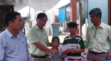 Bia Dung Quất thăm hỏi, chia buồn với gia đình người bị nạn vụ tai nạn trên biển ở Xã Tịnh Kỳ
