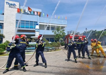 Diễn tập phương án chữa cháy và cứu nạn cứu hộ tại Nhà máy Nước khoáng Thạch Bích