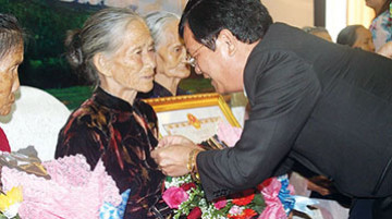 Tích cực chăm sóc, phụng dưỡng Mẹ Việt Nam Anh hùng