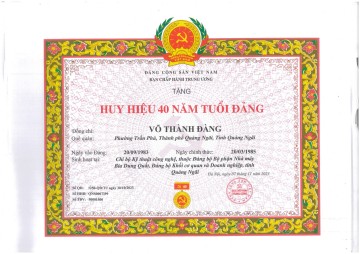 Tổng Giám đốc Võ Thành Đàng vinh dự được nhận Huy hiệu 40 năm tuổi Đảng