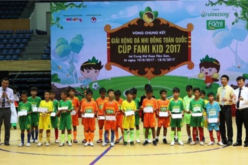 Vòng chung kết Giải bóng đá nhi đồng toán quốc tranh Cúp Fami Kid năm 2017