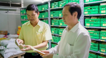 Bộ trưởng Bộ khoa học và công nghệ tham quan Nhà máy Sữa đậu nành Việt Nam Vinasoy