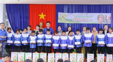 CHƯƠNG TRÌNH THIỆN NGUYỆN “TẾT ẤM TRAO EM” XUÂN GIÁP THÌN 2024