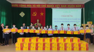 Công ty Cổ phần Đường Quảng Ngãi trao quà dịp Tết Nguyên đán cho những mảnh đời bất hạnh