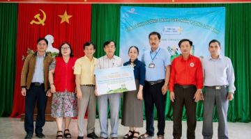 HÀNH TRÌNH “TRAO DINH DƯỠNG LÀNH – GIEO MẦM TƯƠNG LAI XANH” TIẾP TỤC ĐẾN VỚI HUYỆN SƠN TÂY (TỈNH QUẢNG NGÃI)