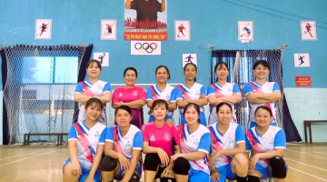 Những nữ công nhân lao động QNS trong vai trò “quần đùi áo số”