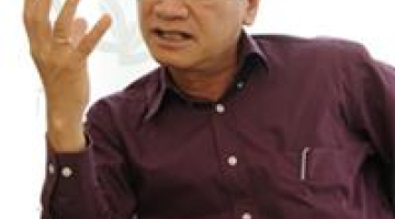 Phát triển mạnh mẽ trong sự kiểm soát chặt chẽ