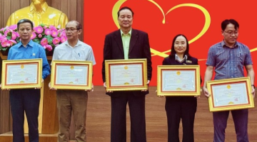 QNS vinh dự được biểu dương tại Hội nghị tổng kết công tác vận động hiến máu tình nguyện năm 2024