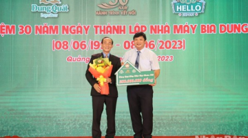 Quảng Ngãi: Trao tặng 200 triệu đồng xây nhà đại đoàn kết cho người nghèo